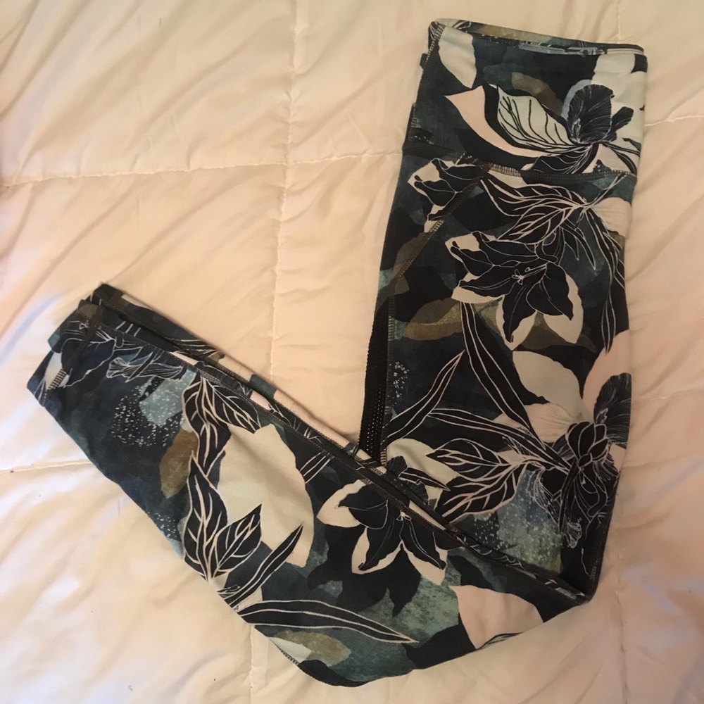 Women’s M Athleta Leggings, Floral, Cropped